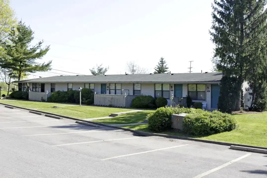 203 Red Deer Ln unit 203 – photo 1 of 4