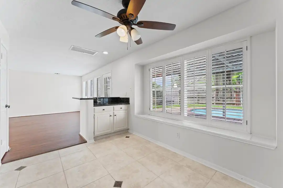 3204 Kempwood Dr - More