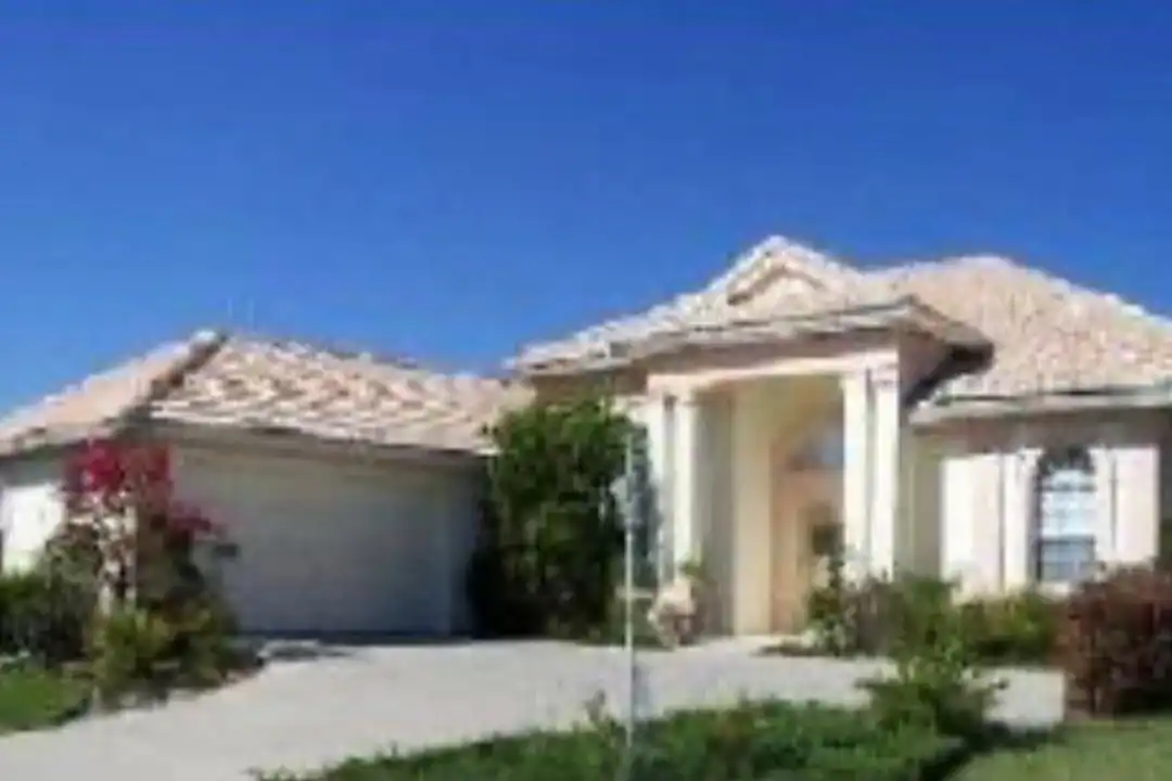215 W Mickey Mantle Path – photo 1 of 34