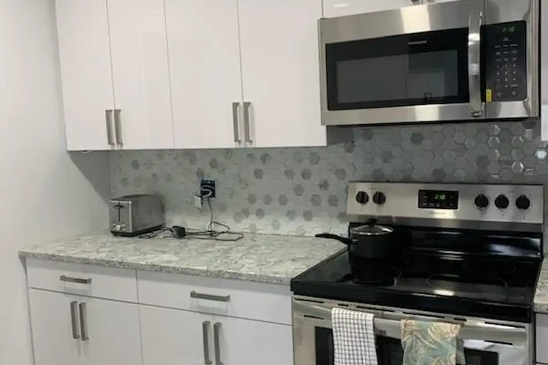16 Cedar Ave - More