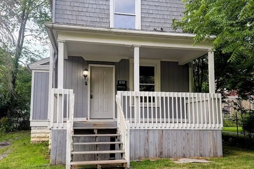 836 Stadelman Ave – photo 1