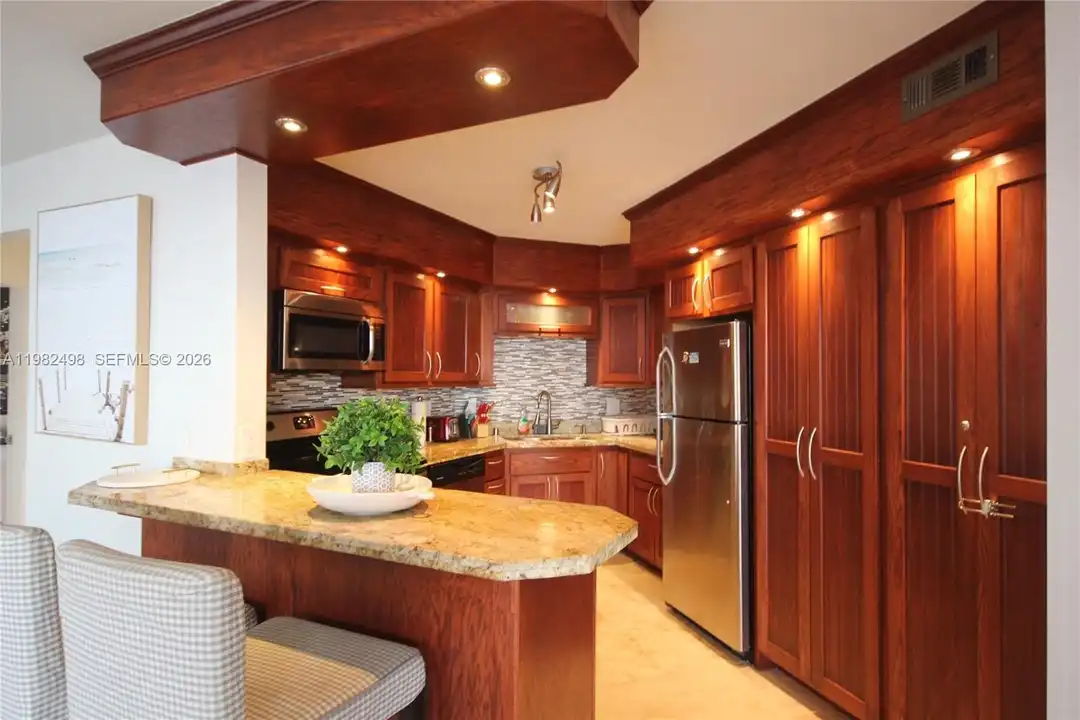 5161 Collins Ave #1004 - More