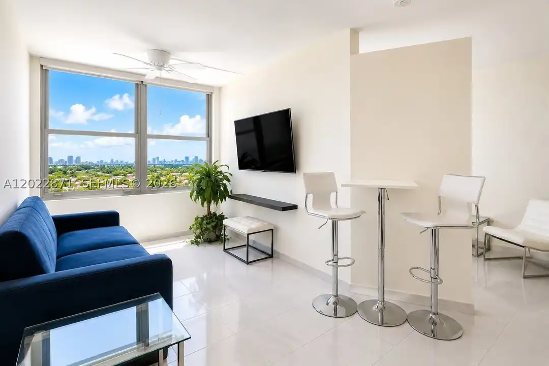 Apartment in Miami Beach, Miami-Dade - View 3
