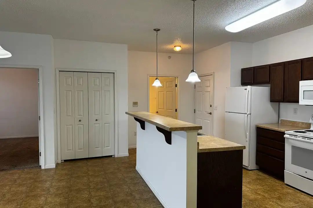 Old Orchard Apartments – photo 1
