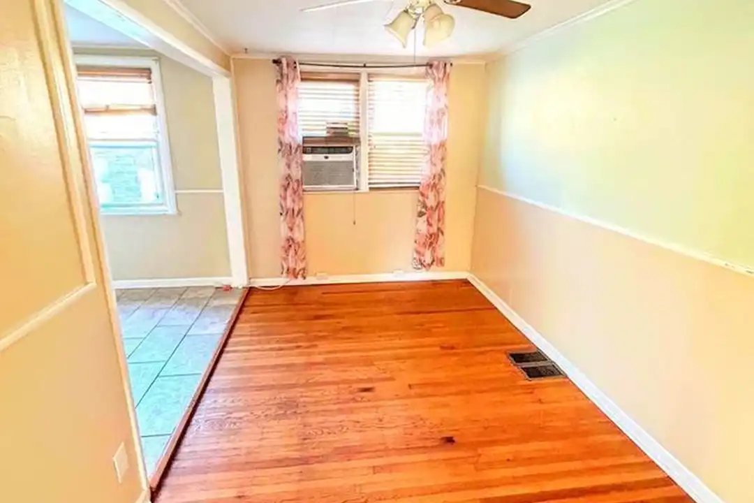 225 W Washington Ave - More
