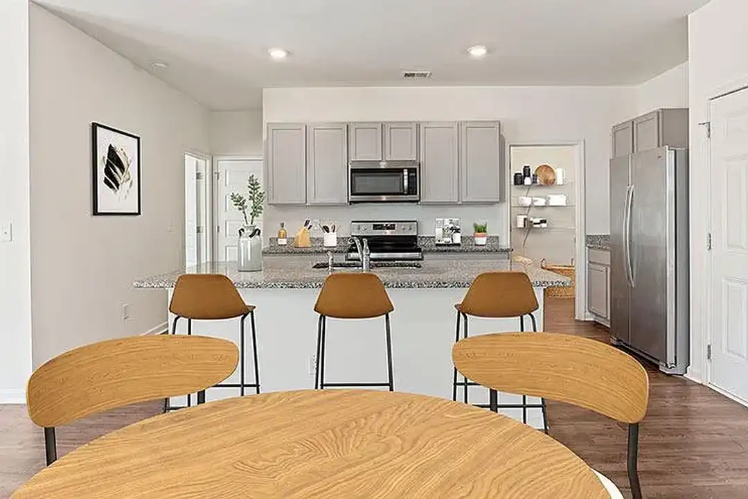 Poplar Village – photo 1