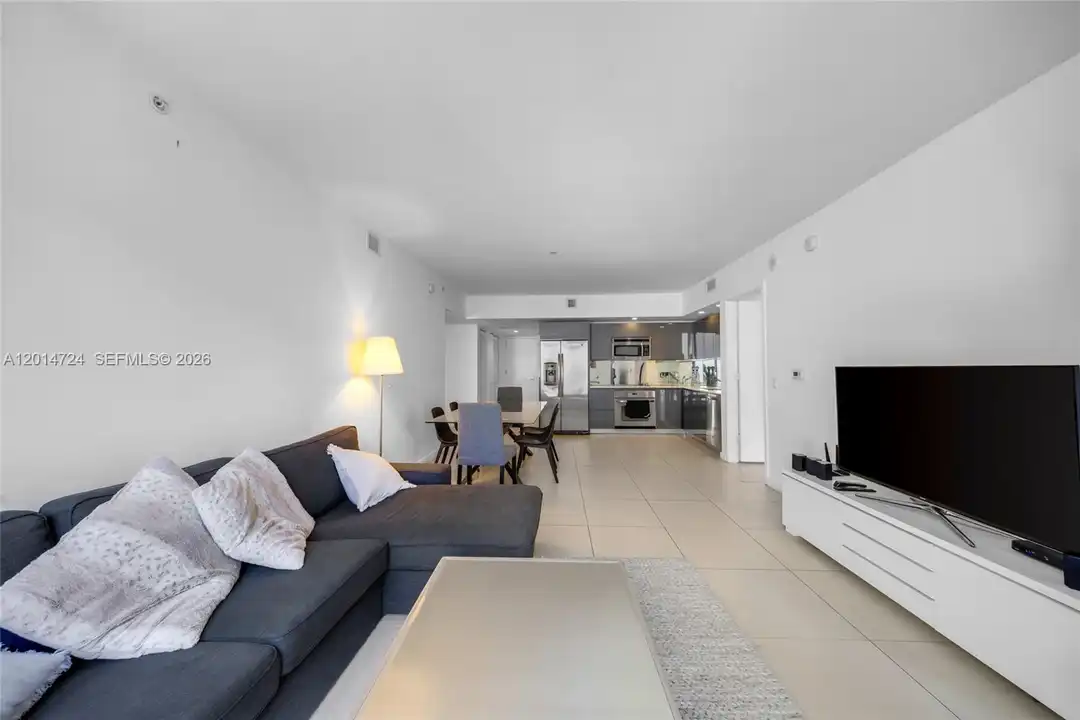 31 SE 6th St unit 907 - More