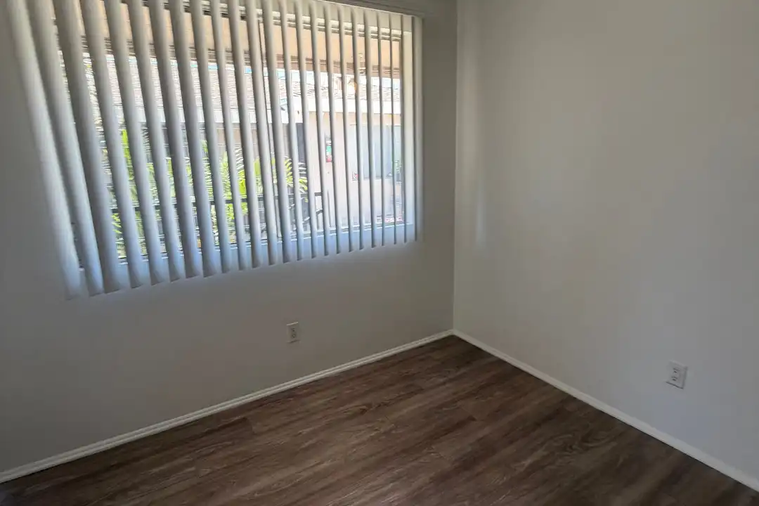 133 S Princeton Ave unit 2 - View 3