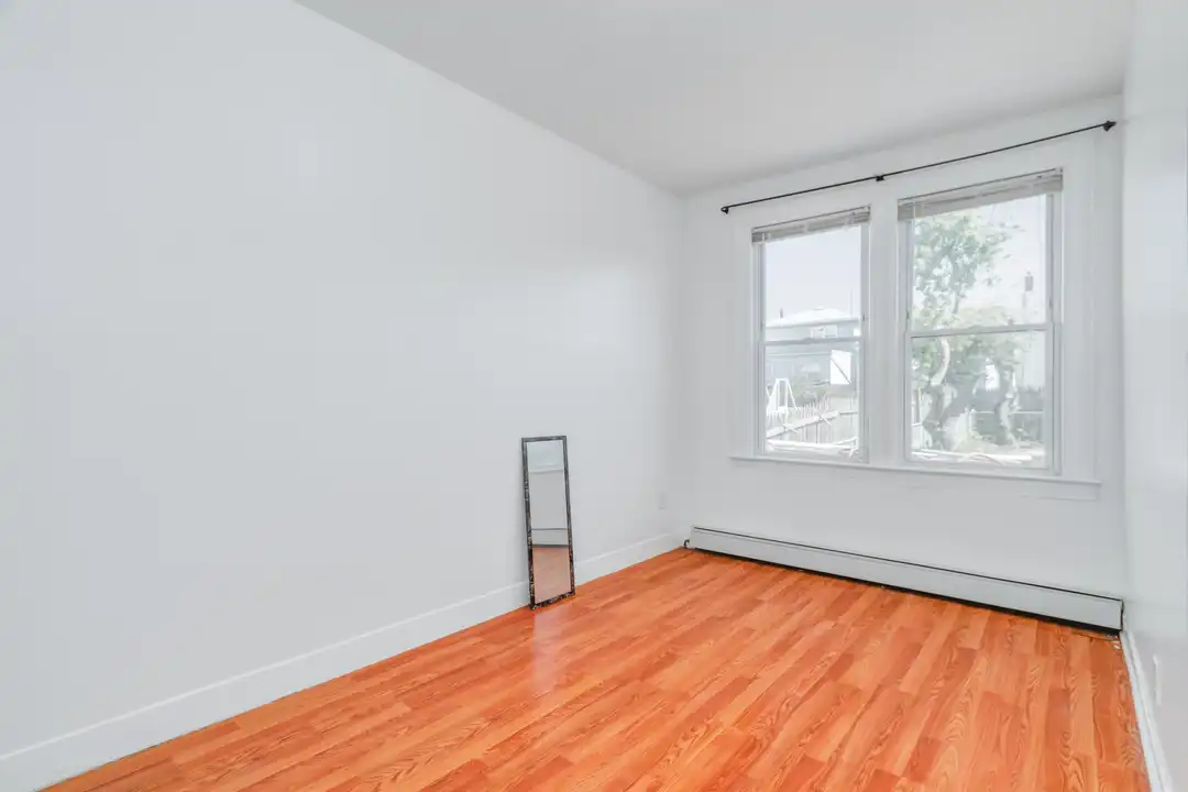 404 Danforth Ave - More