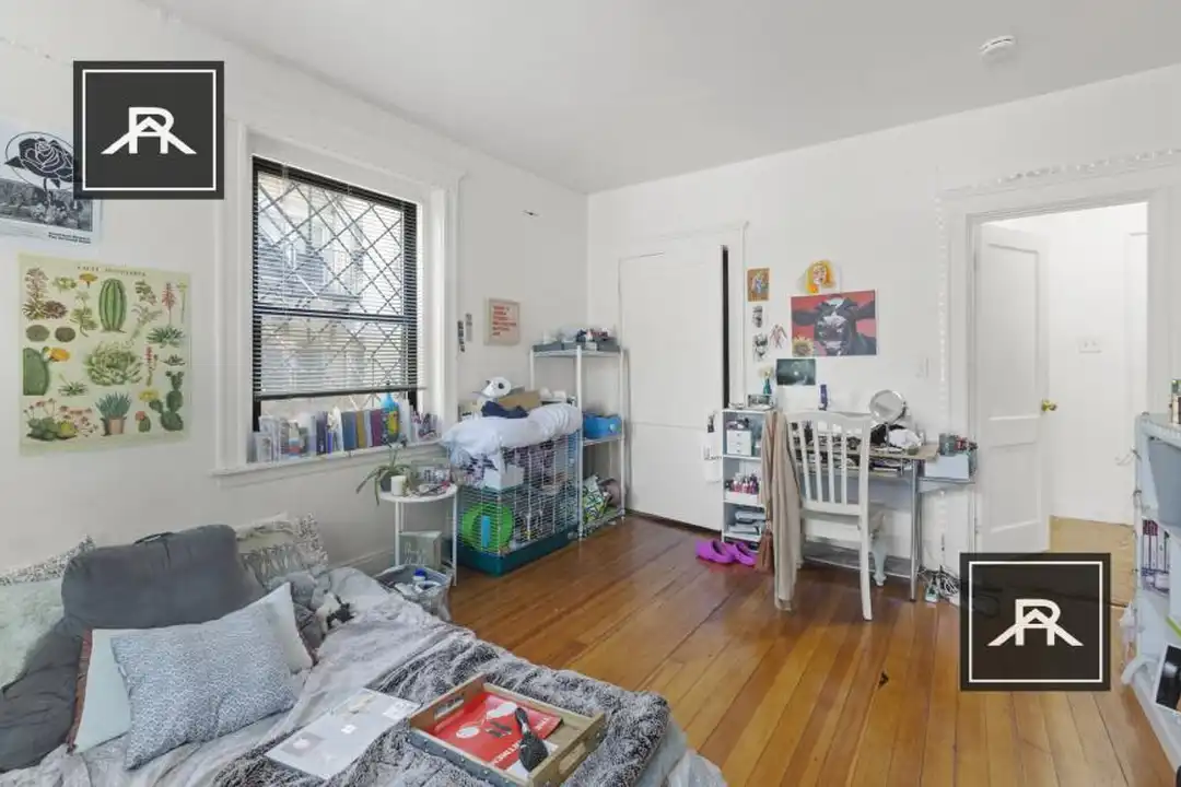 1464 Commonwealth Ave - More