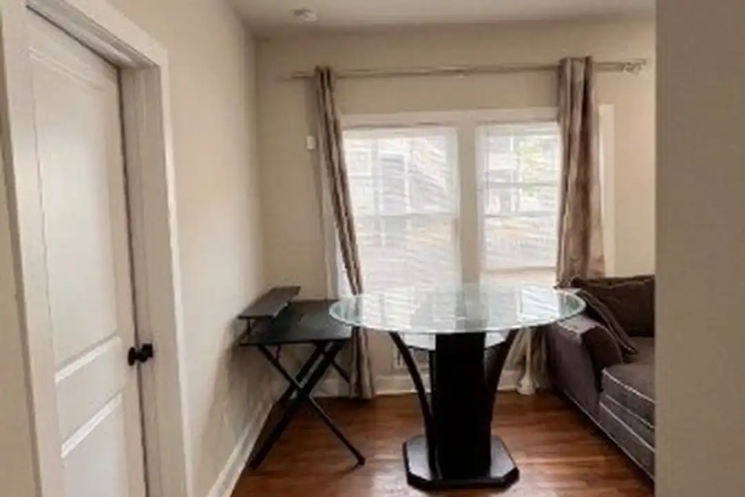 913 Union St #1 - More