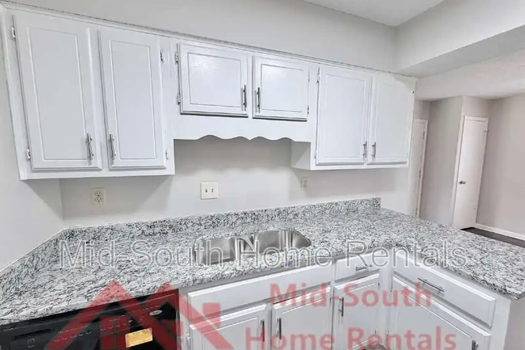7328 Hillshire Dr - View 5