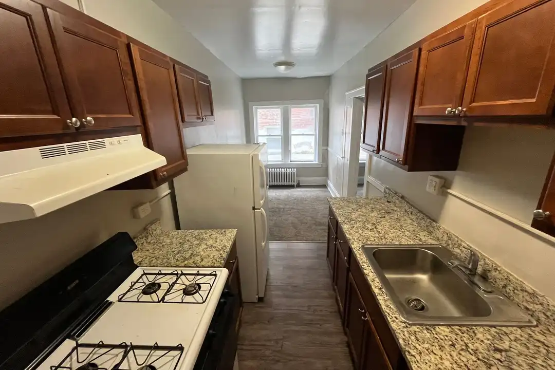 2684 Mayfield Rd unit Unit 3 – photo 1