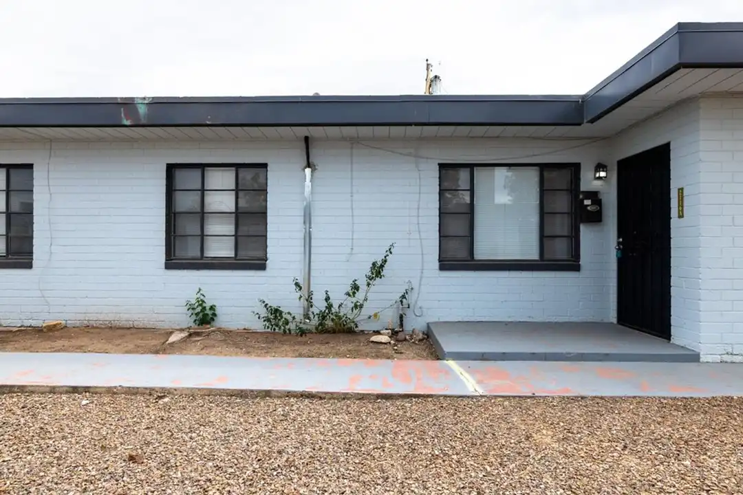 2116 N Forgeus Ave unit A - View 2