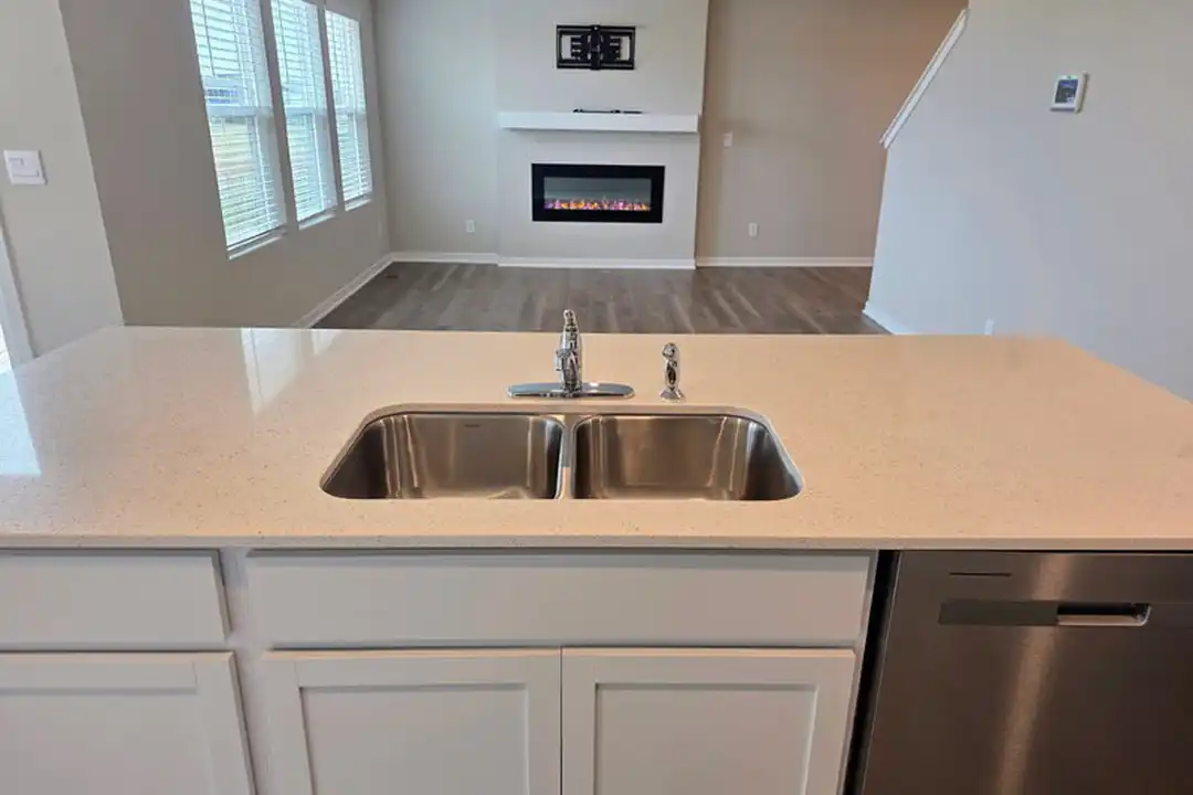 655 NW Williamsburg Ln - View 6