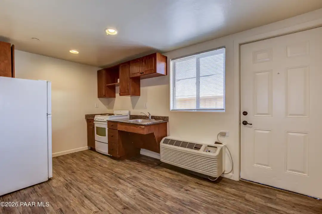 1141 E Gurley St #19 - View 2