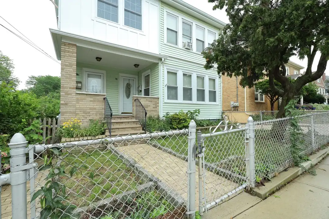 98 Woodside Ave unit 2 – photo 1