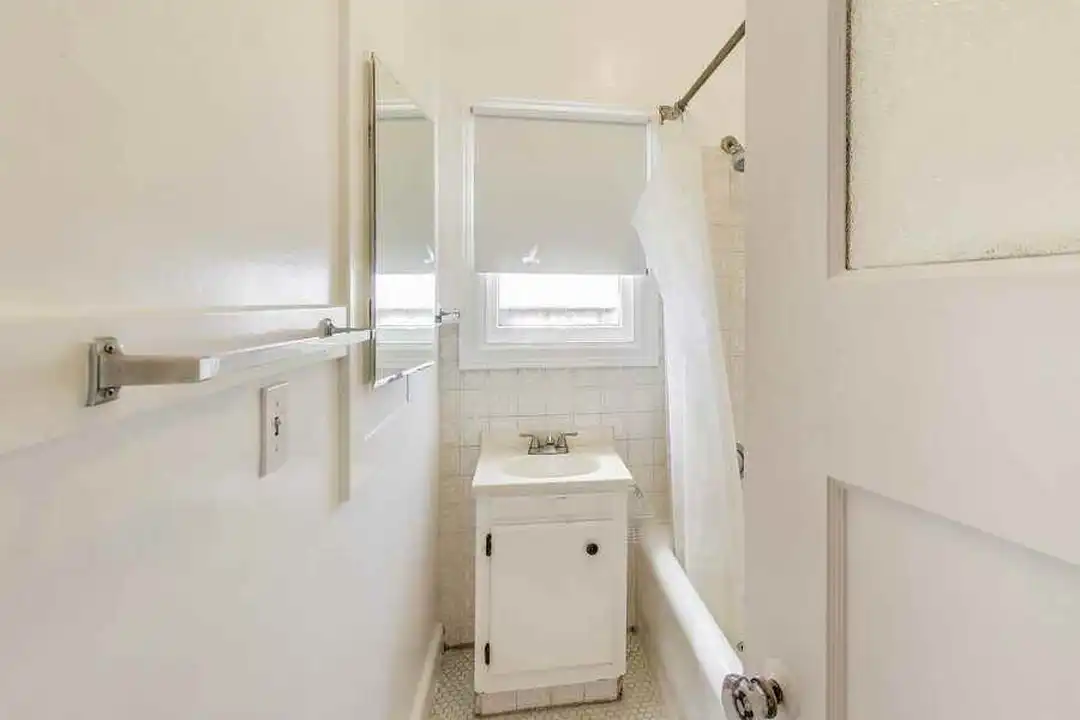 11 Warren Ave unit 08 - More