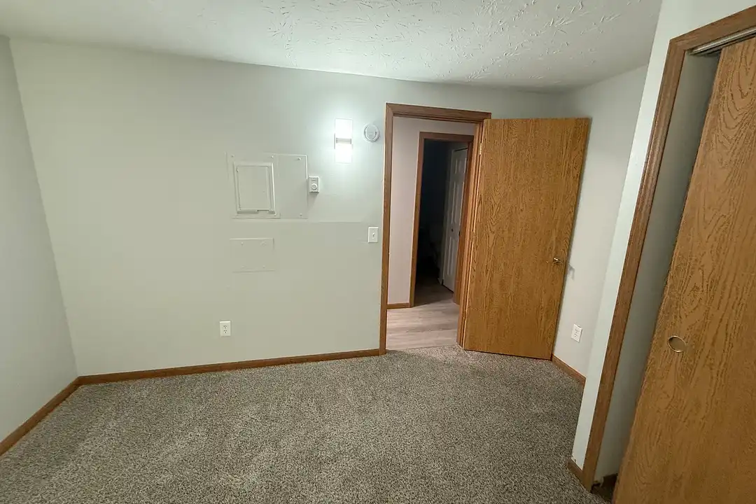 Oak Hills West Apartments – photo 1 of 22