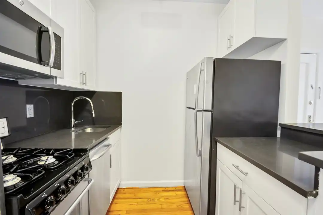 1167 2nd Ave unit 4S – pohled 4