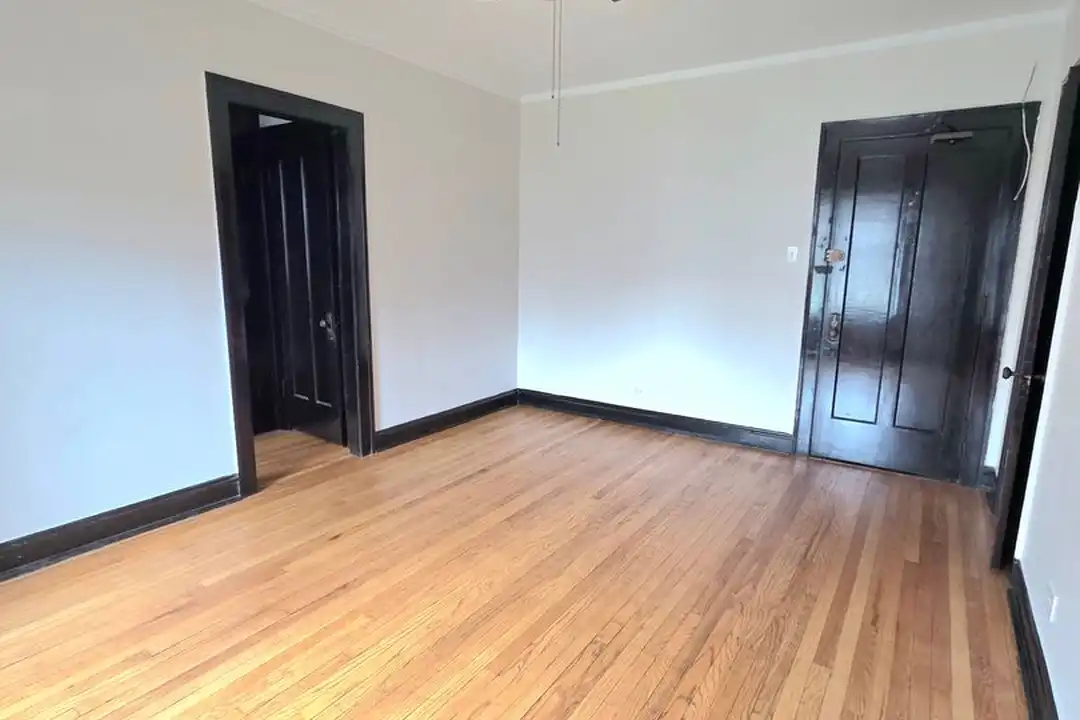 5021 N Damen Ave unit 7 - View 5