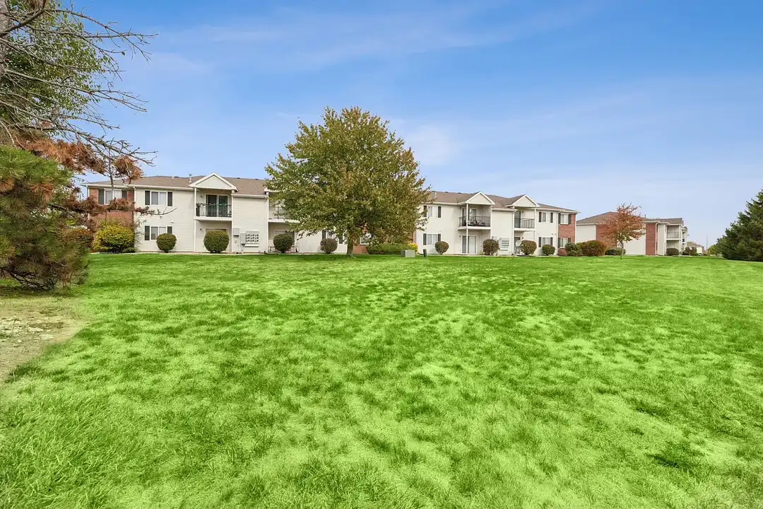 Crystal Glen – photo 1 of 88
