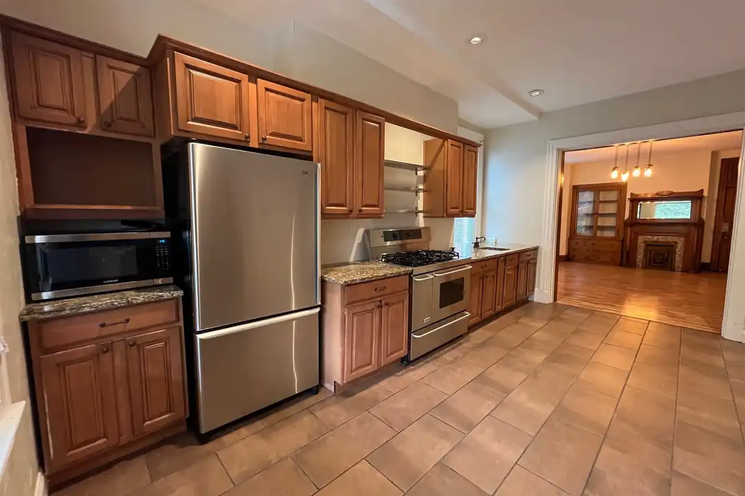 347 Stratford Ave unit # 1 – photo 1