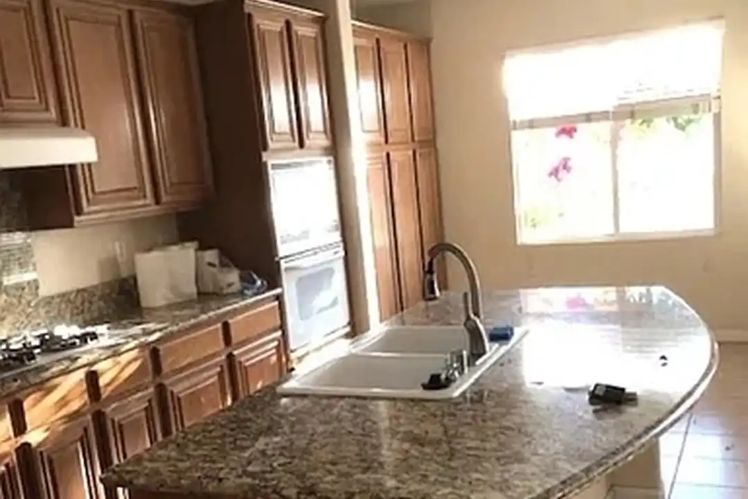 House in Santa Clarita - More