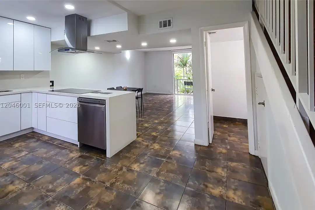 1655 NE 115th St unit 28B - View 2
