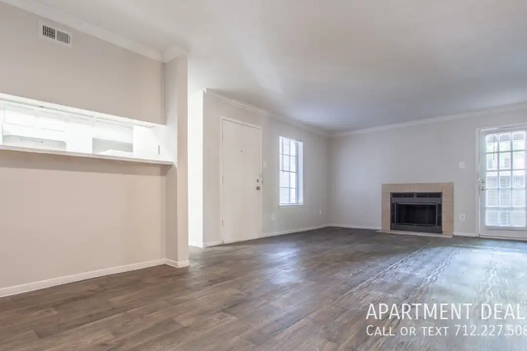 17636 Wayforest Dr – photo 1