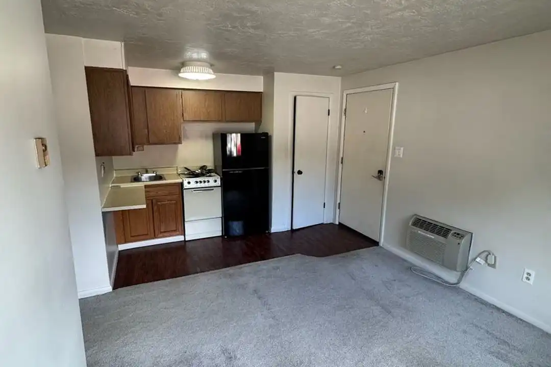 13 Lunar Ln unit 13 – photo 1 of 9