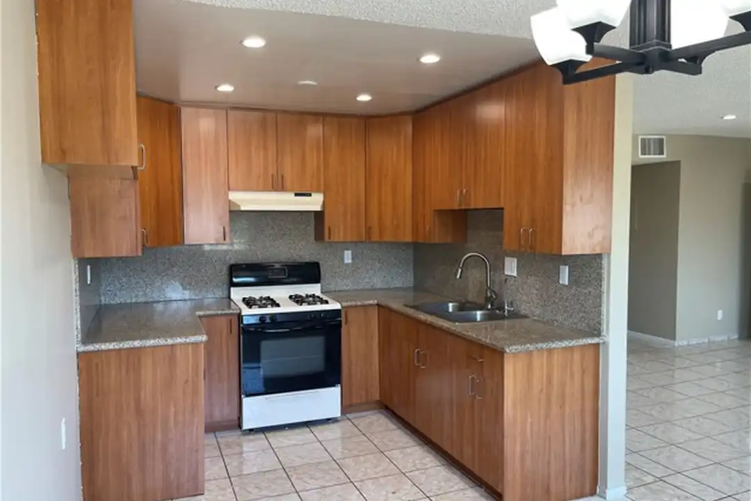 434 E Tujunga Ave unit J - View 5