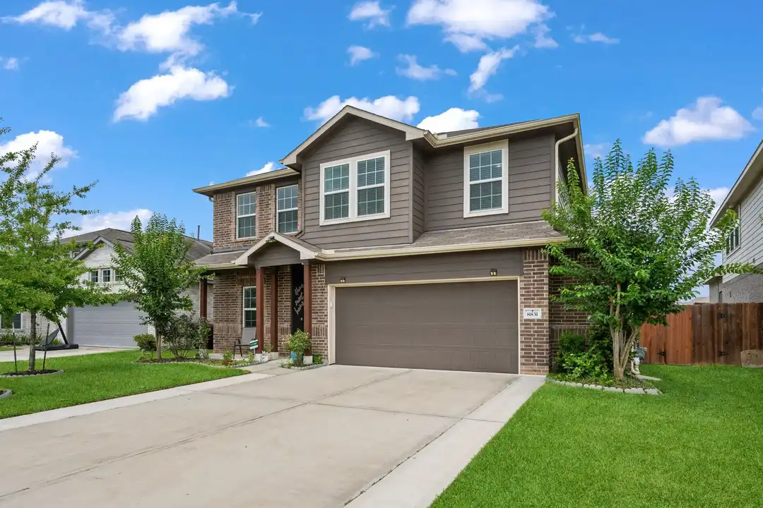 8831 W Cres Lake Cir - View 2
