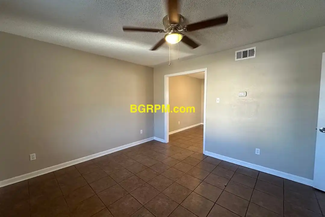 1099 W Elm St unit 1099 W Elm - B - View 3