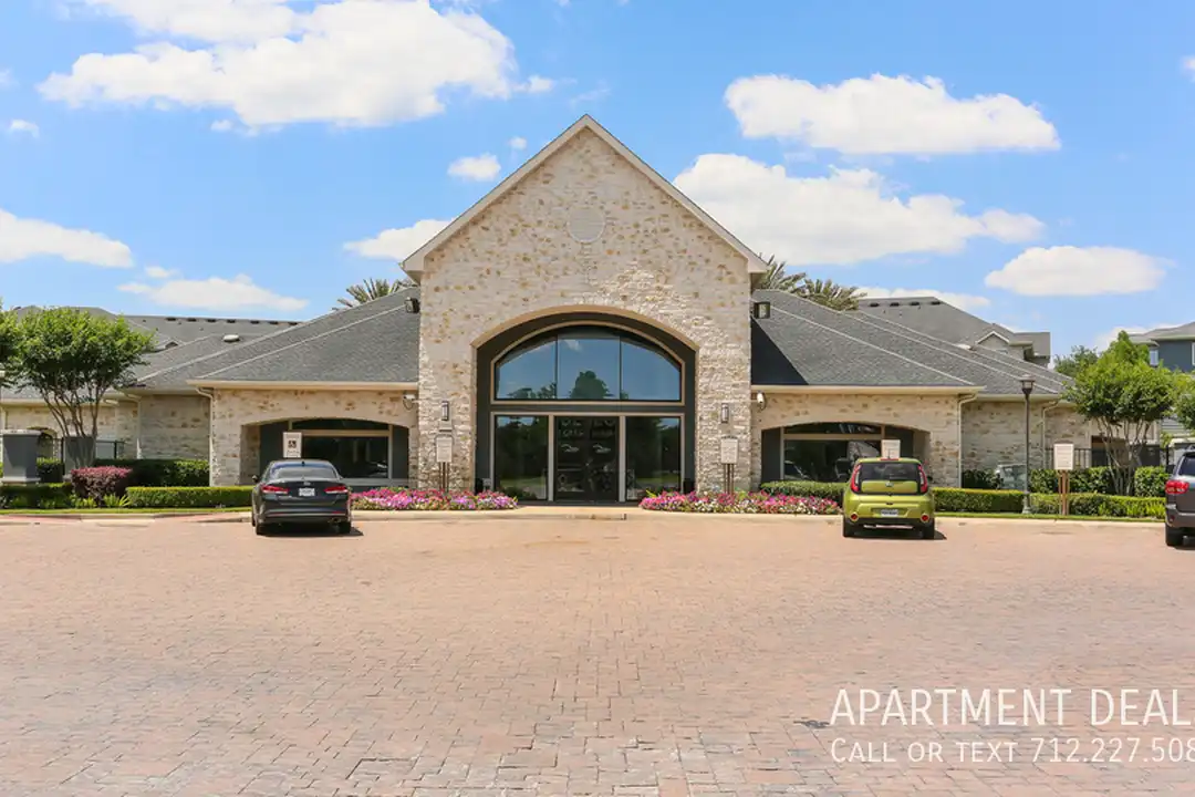 19008 Mission Park Dr - View 4