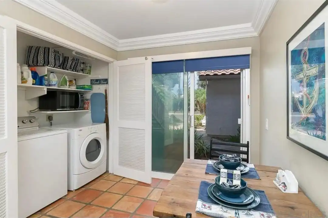 41 Kingston Ct S - View 4