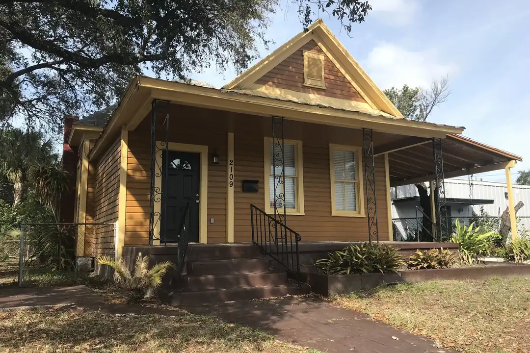 2109 W Cypress St – pohled 3