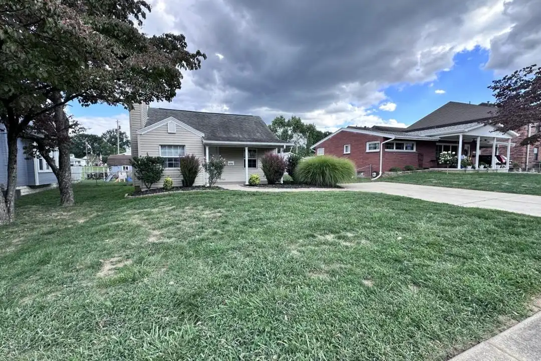 4406 Grand Central Ave – photo 1 of 16