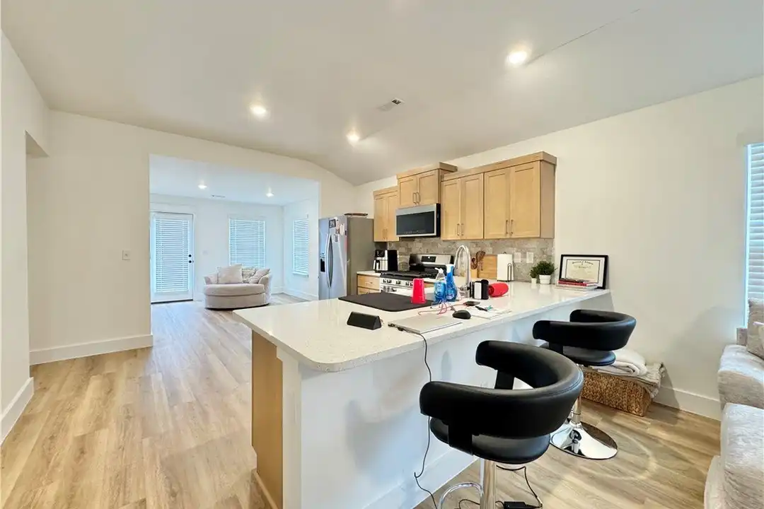 681 Kendra St - View 5