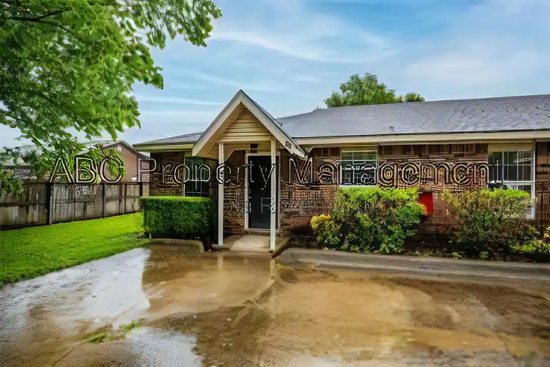 42 Locust St – photo 1 of 14