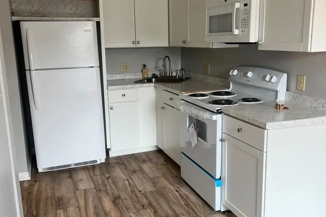106 N Main St #A – photo 1 of 6