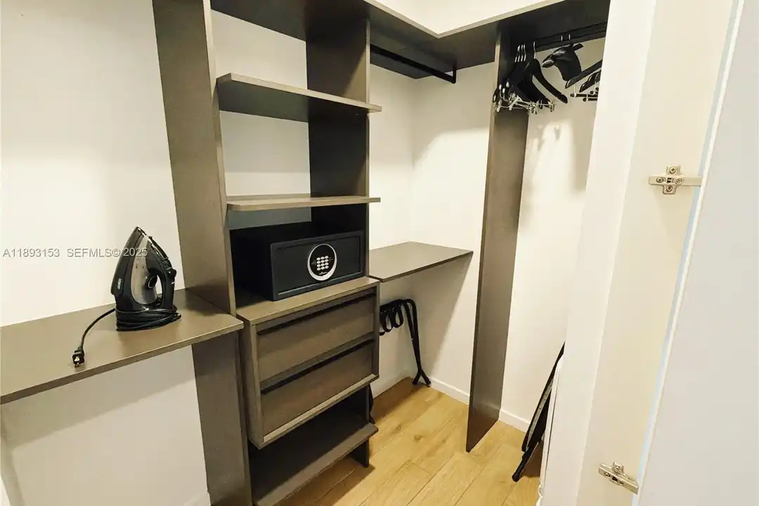 98 NE 5th St unit 2307 – pohled 4