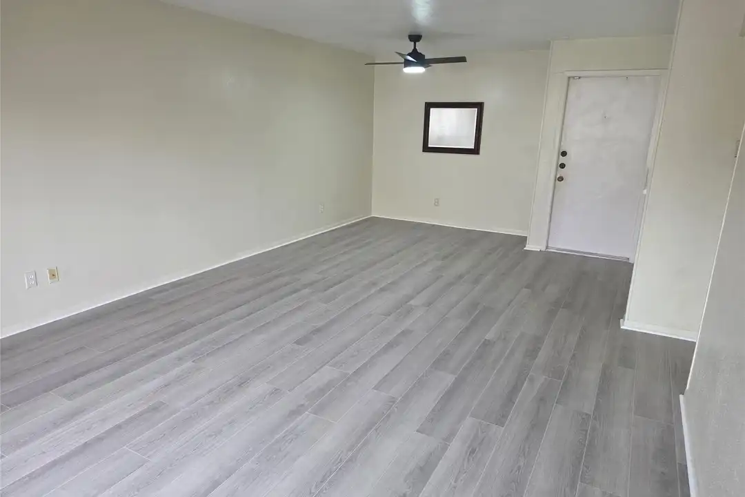3025 Walnut Bend Ln unit 21 - View 5