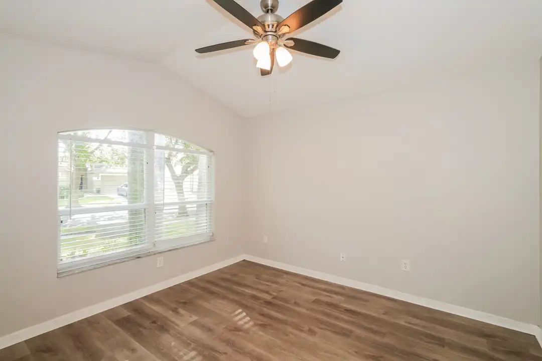 3304 Pin Oak Ln - View 5