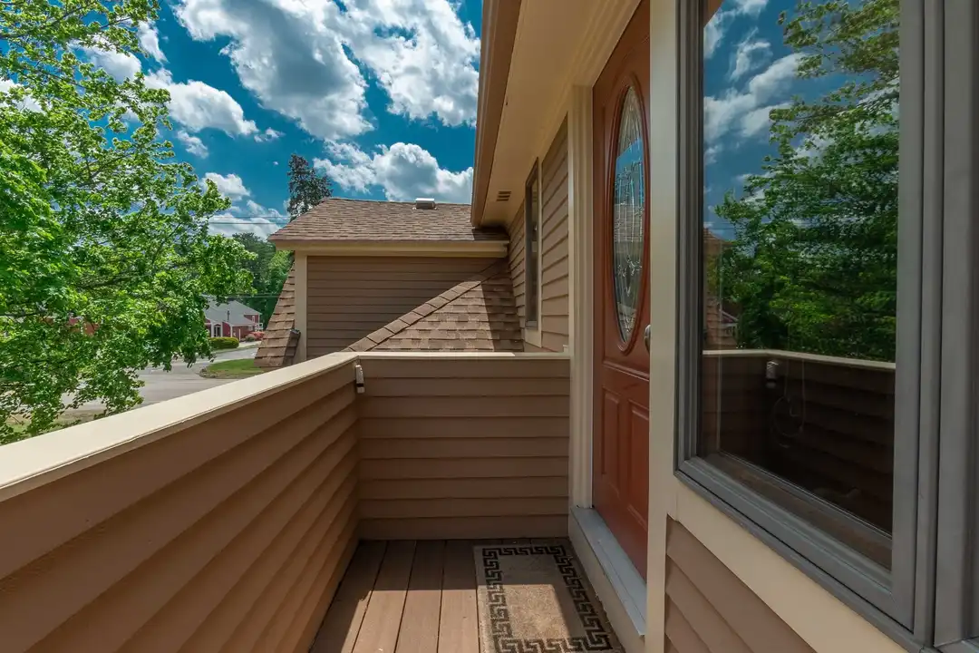 127 Washington St unit 1 – photo 1 of 12