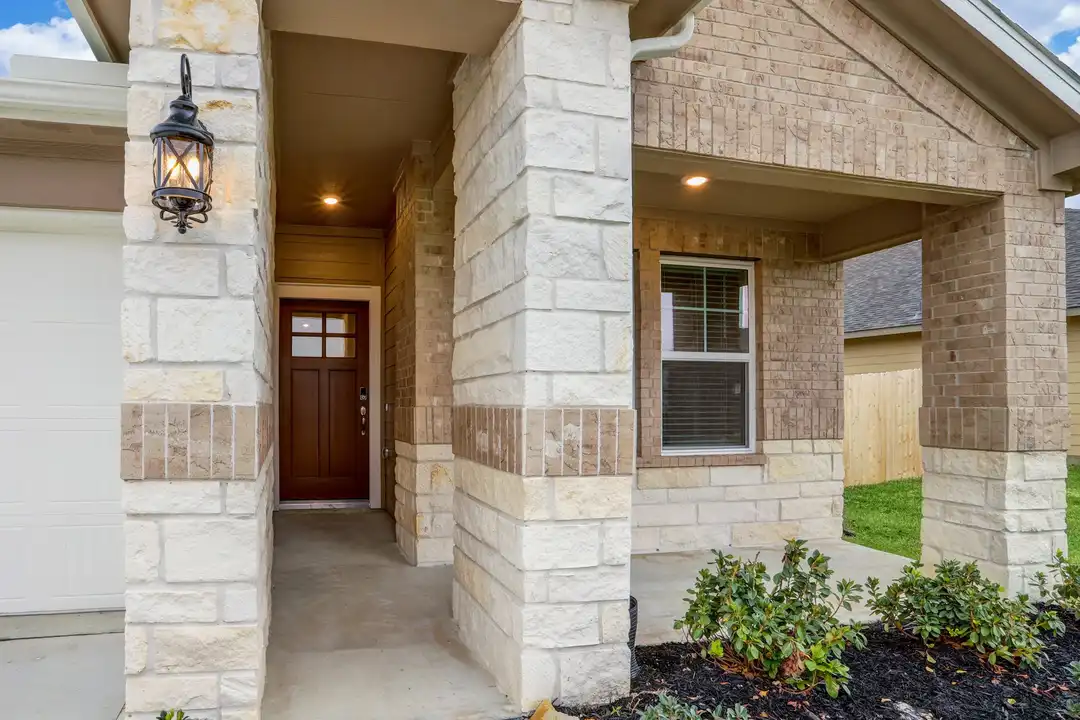 House in Tomball - View 2