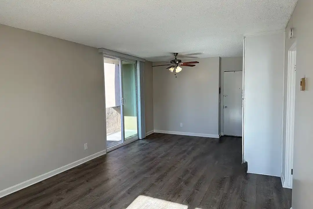 Herschel Apartments - View 6