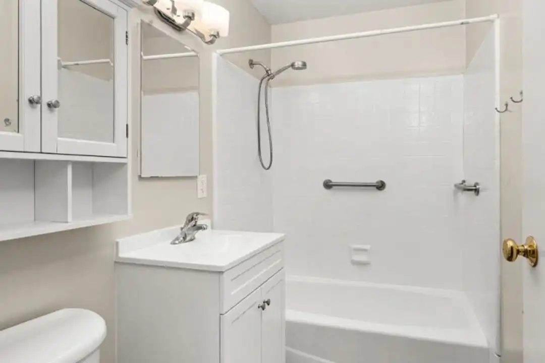 2555 Sir Francis Drake Blvd unit 1 - More