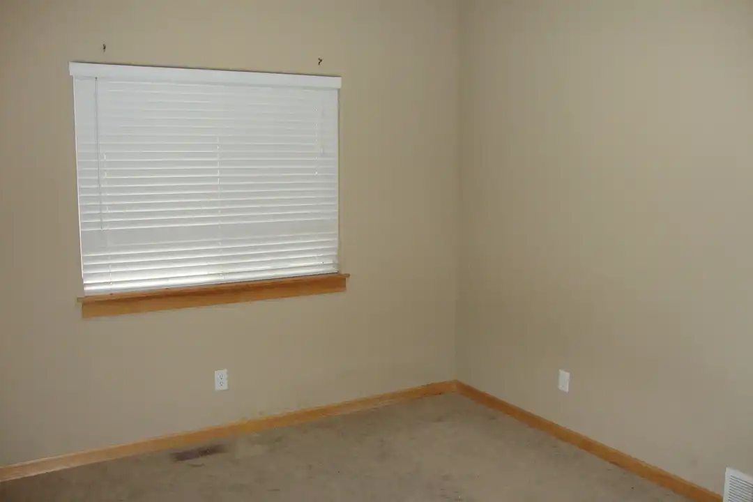 414 E Elcliff Rd unit 02 - More