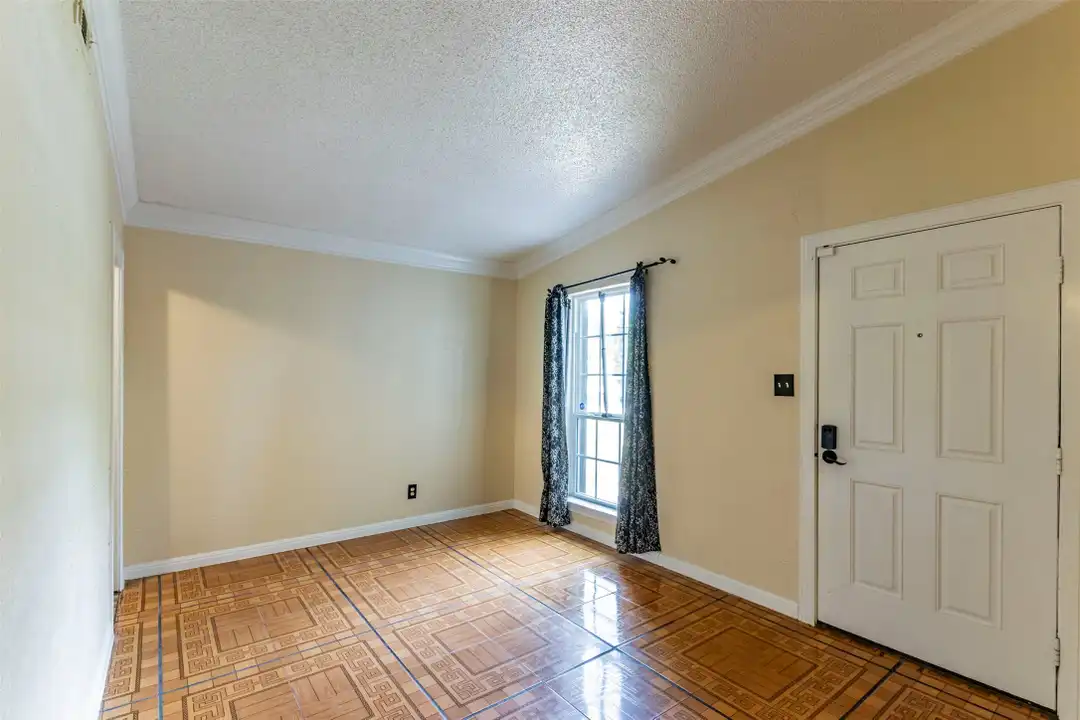 2520 Bitter Creek Dr - View 4